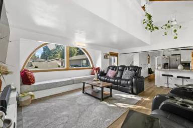 Main picture of 2616 S 242nd St