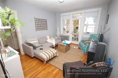 Main picture of 1626 Commonwealth Ave