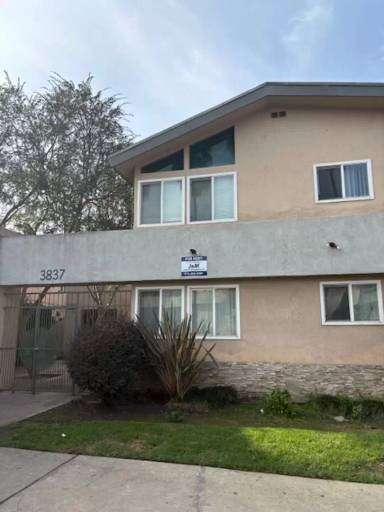 Main picture of 3837 Gibraltar Ave