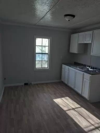 Main picture of 3011 Highway 6