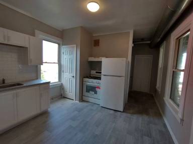 Main picture of 78 Newton St