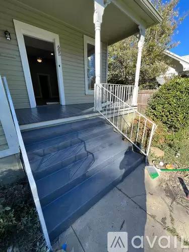 Main picture of 605 E Rusk St