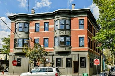 Main picture of 53 Plymouth St