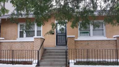 Main picture of 7252 S Ridgeland Ave
