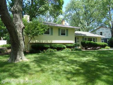 Main picture of 541 Cypress Dr