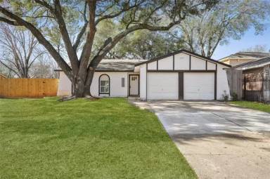 Main picture of 13315 Winding Wood Dr
