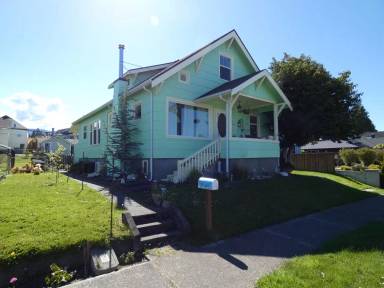 Main picture of 214 W 12th St