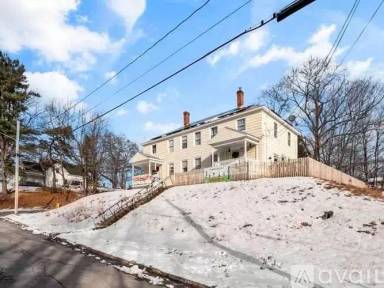 Main picture of 19 Parson Cir