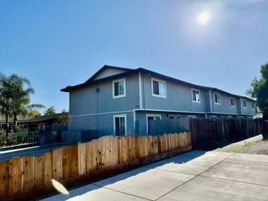 Main picture of 417 E St