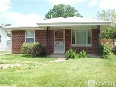 Main picture of 1704 E Franklin St