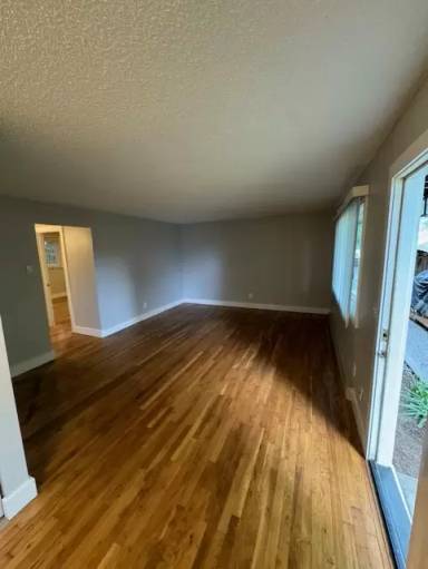 Main picture of 3620 E 13th St