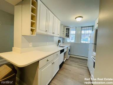 Main picture of 1736 Commonwealth Ave