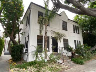 Main picture of 9006 Burton Way