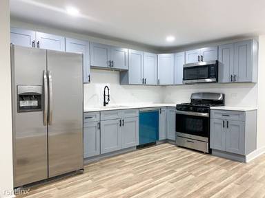 Main picture of 3505 W Montrose Ave