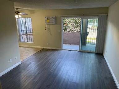 Main picture of 7337 Haskell Ave