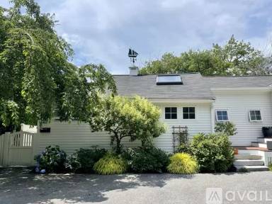 Main picture of 21 Coolidge Ave