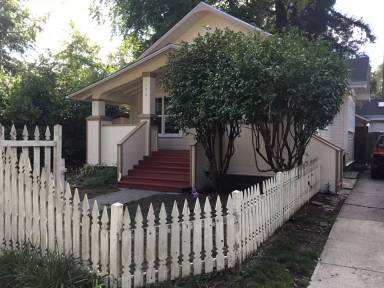 Main picture of 1574 Jefferson St