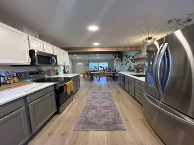 Main picture of 1347 E Parkway Dr
