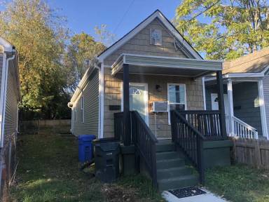 Main picture of 424 E Seventh St