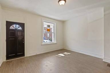 Main picture of 512 Curtin St