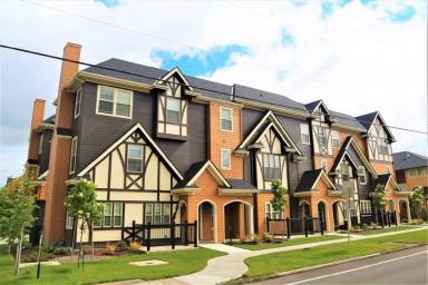 Main picture of 971 NW Circle Blvd