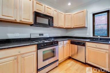 Main picture of 14 Pompeii St
