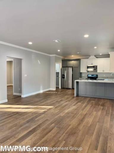 Main picture of 8164 Vantage Ave