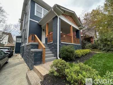 Main picture of 594 Seminole Ave NE