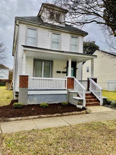Main picture of 2419 Ludlow St