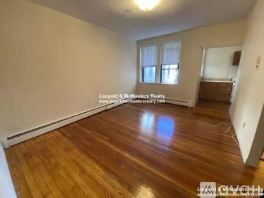 Main picture of 64 Brighton Ave