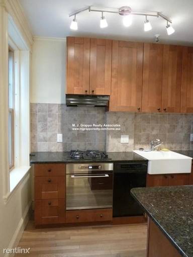 Main picture of 116 Riverway