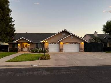 Main picture of 2142 Austin Ave