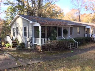 Main picture of 219 Byrum St