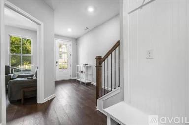Main picture of 2612 Morehead St