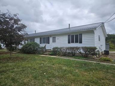 Main picture of 3944 Summit Rd