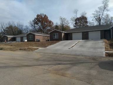 Main picture of 403 N 2nd St