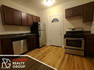 Main picture of 3720 1/2 N Pine Grove Ave