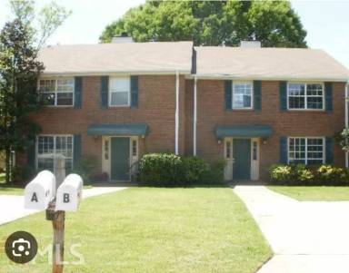 Main picture of 2818 Briar Hill Ln SE