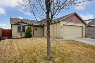 Main picture of 953 SW 25th Ln