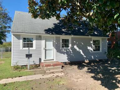 Main picture of 210 Speight Ave