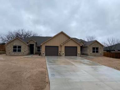 Main picture of 220 Saint Charles Dr