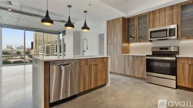 Main picture of 400 W 2nd St