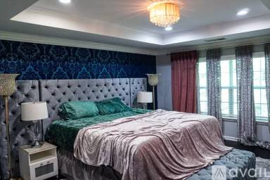Main picture of 614 Pember Pt