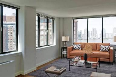 Main picture of Tribeca Bridge Tower Luxury Apartments