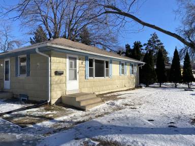 Main picture of 4906 Howe Ln