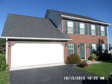 Main picture of 220 Windsor Dr