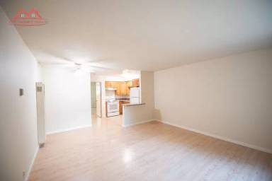 Main picture of 3820 Moorpark Ave