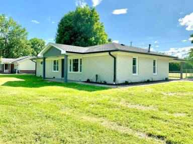 Main picture of 427 Wayne Dr