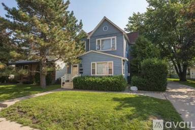 Main picture of 2909 Grand St NE