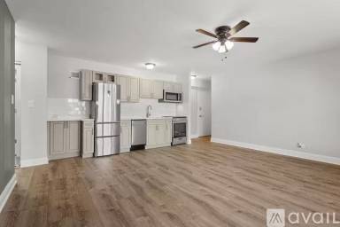 Main picture of 7710 N Sheridan Rd